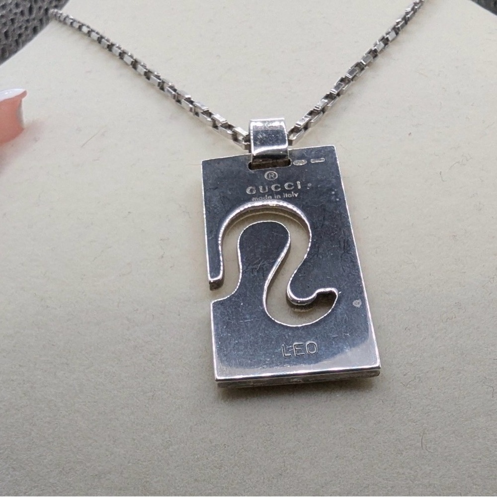 Vintage Gucci Silver-Tone astrology Leo Cutout Pendant Necklace